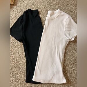 Old Navy Black and White Short Sleeve Ribbed Tees